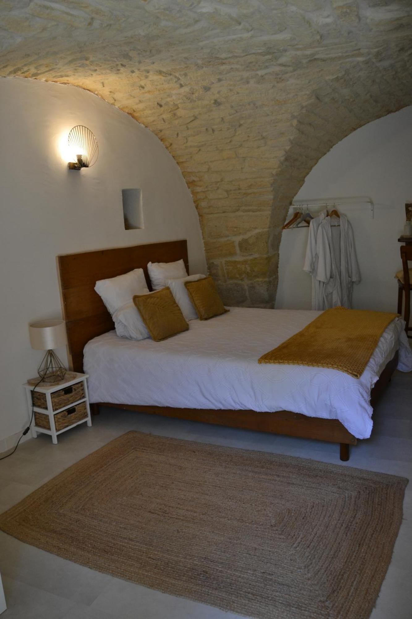 La Cachette Bed & Breakfast Aigues-Vives  Екстериор снимка